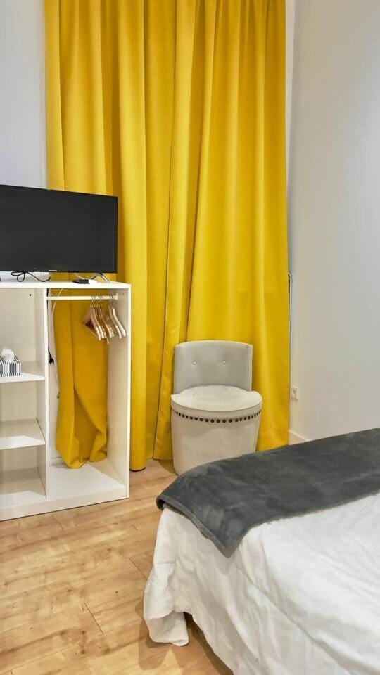 Habitación Plaza Zerolo E Bed and Breakfast in Centro