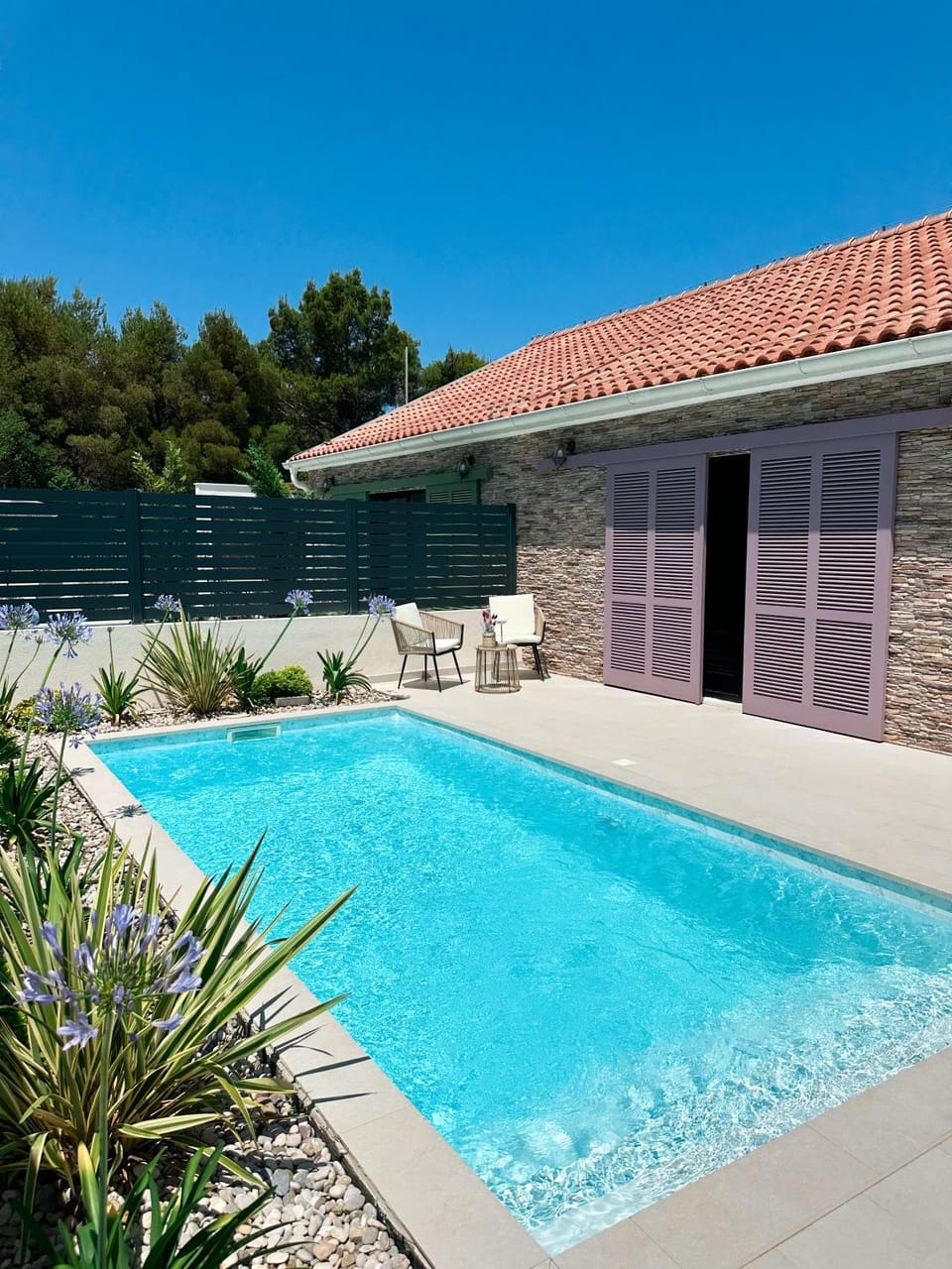 Property building, Patio, Day, Balcony/Terrace, Pool view, Swimming pool