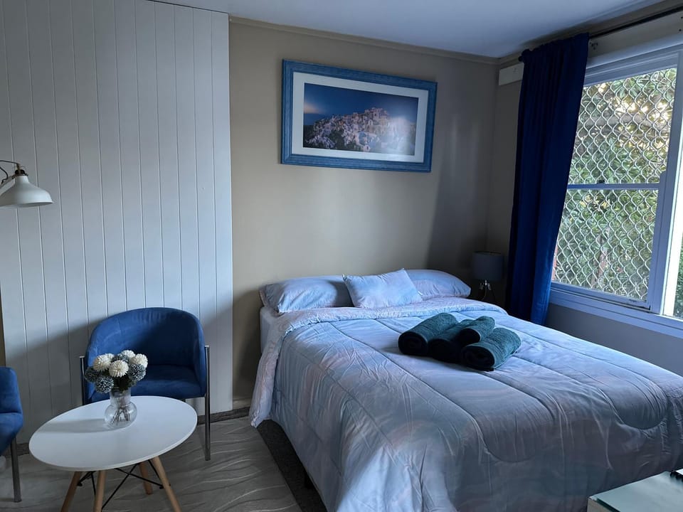 Canberra Hospital Blue Daisy- Sleep & Go Apartment in Canberra