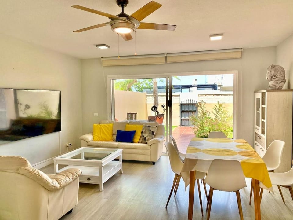 Morden House with Ocean View Pool, Air Con House in Costa Adeje