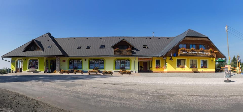 Property building, Supermarket/grocery shop