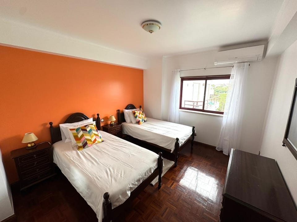 Bed, Bedroom, air conditioner