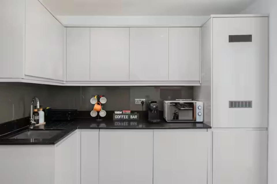 Coffee/tea facilities, Kitchen or kitchenette, microwave