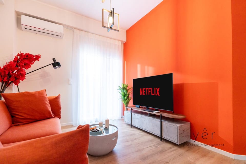 Duplex in Piraeus' Best Street 2Bath w-FreeParking Apartment in Pireas