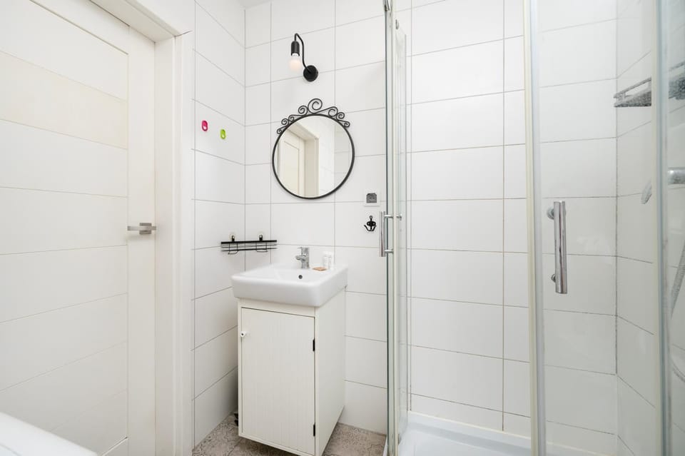 Shower, Bathroom, towels