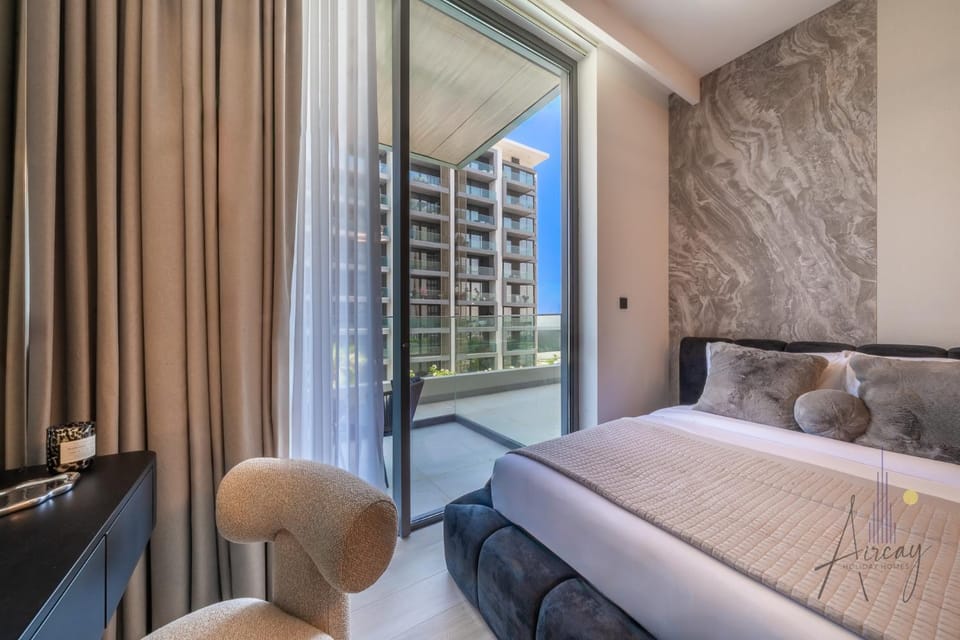 Grove Luxurious Stu Best community Art & Design Apartment in Dubai