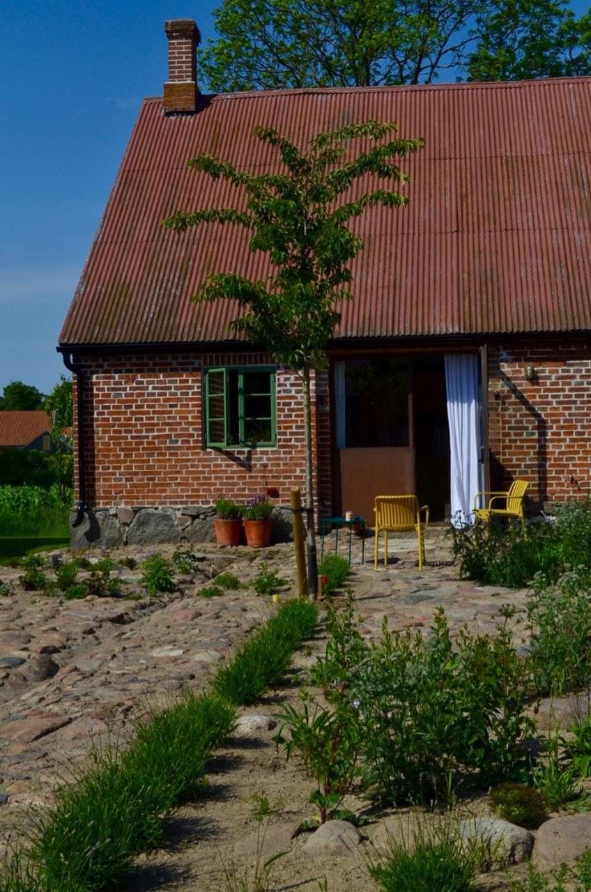 Modern seaside barn House in Skåne County