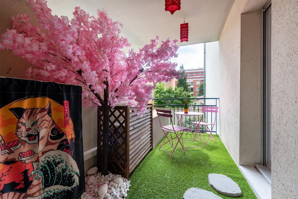 Patio, Day, Garden, Balcony/Terrace, Garden view