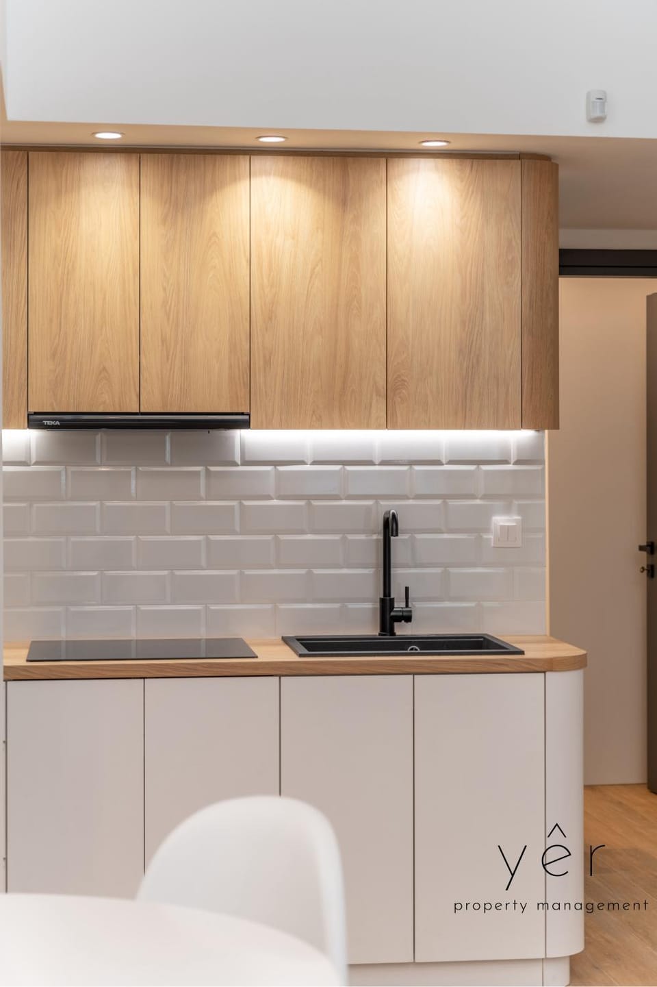 Seaside Loft Near Piraeus Port at Freatida Beach Apartment in Pireas