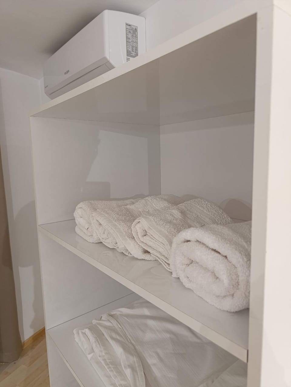 towels, wardrobe