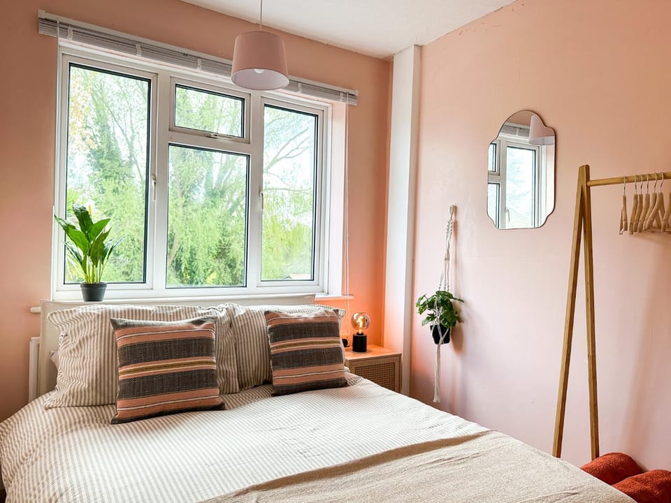 St Stephen's Retreat - Hot Tub & Fire Pit - FREE Parking House in Canterbury