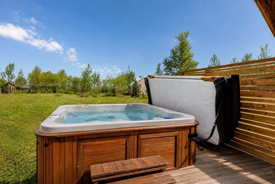 Le Haut-Perche - Spa and River View Chalet in Baie-Saint-Paul