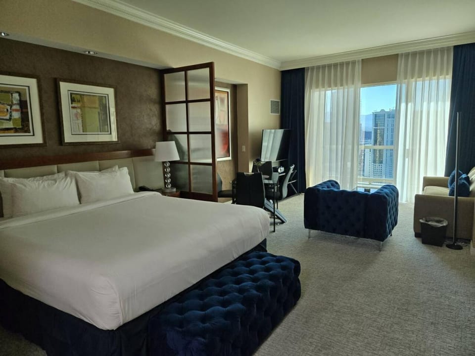 SuiteStayLV-Penthouse Studio Suite at the Signature MGM Apartment hotel in Las Vegas Strip