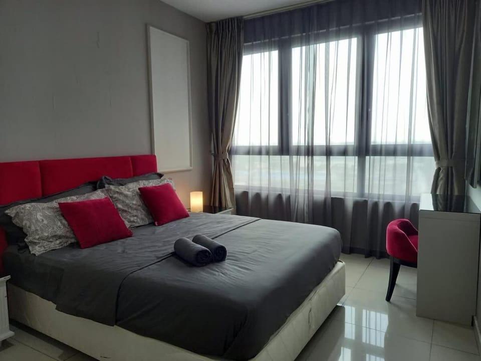 Phenom Homes at i-City - WiFi TV Box 1 Carpark House in Selangor, Malaysia
