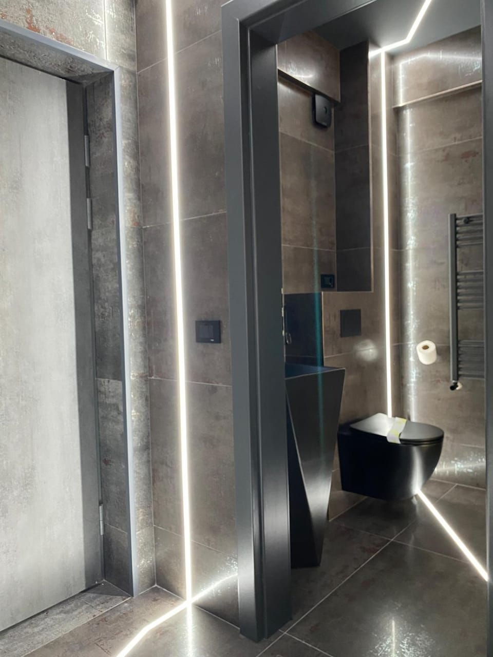 Shower, Toilet, Bathroom