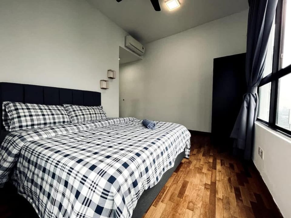 Skyline Homes at i-City - WiFi TV Box 1 Carpark House in Selangor, Malaysia