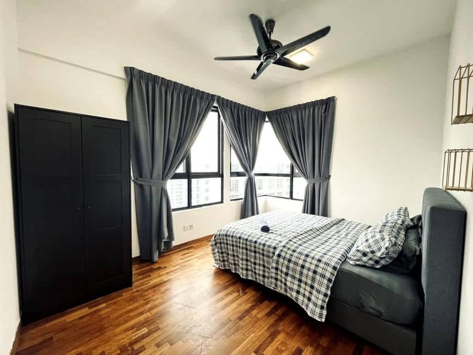 Skyline Homes at i-City - WiFi TV Box 1 Carpark House in Selangor, Malaysia