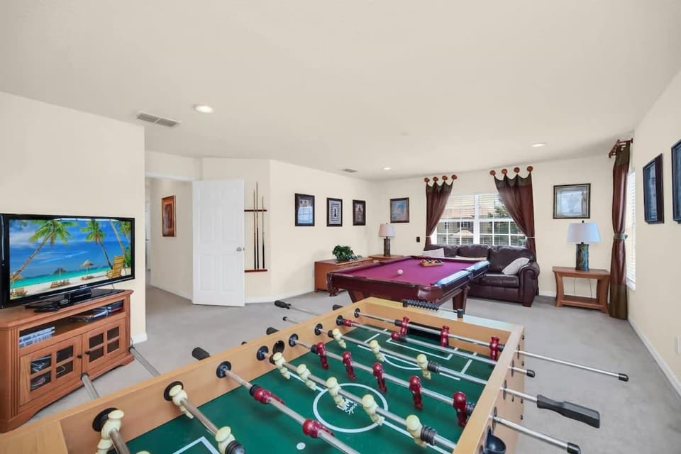 Near Disney Amazing 5 Bd Home - Private Pool House in Loughman