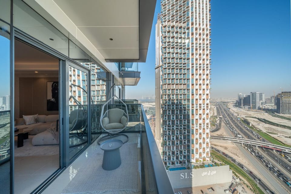 GEM 2BR Prime Location 8 Min to Burj Khalifa Apartment in Dubai