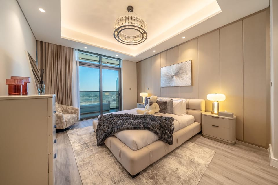 GEM 2BR Prime Location 8 Min to Burj Khalifa Apartment in Dubai