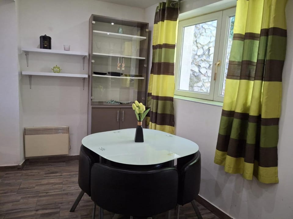 Apartment "Mala Villa" city center with free private parking Apartment in Crikvenica