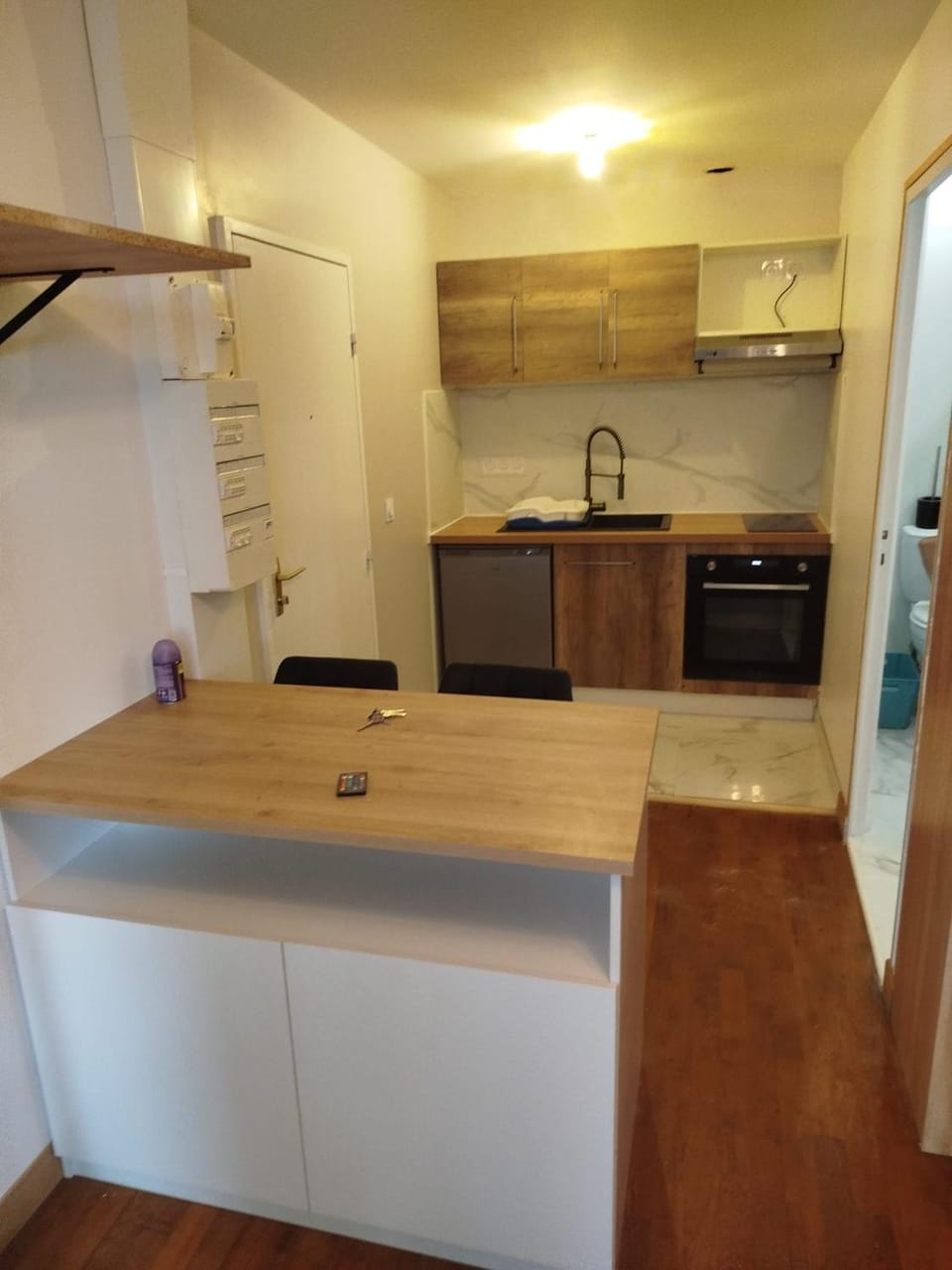 Coffee/tea facilities, Kitchen or kitchenette, microwave, oven, stove, toaster