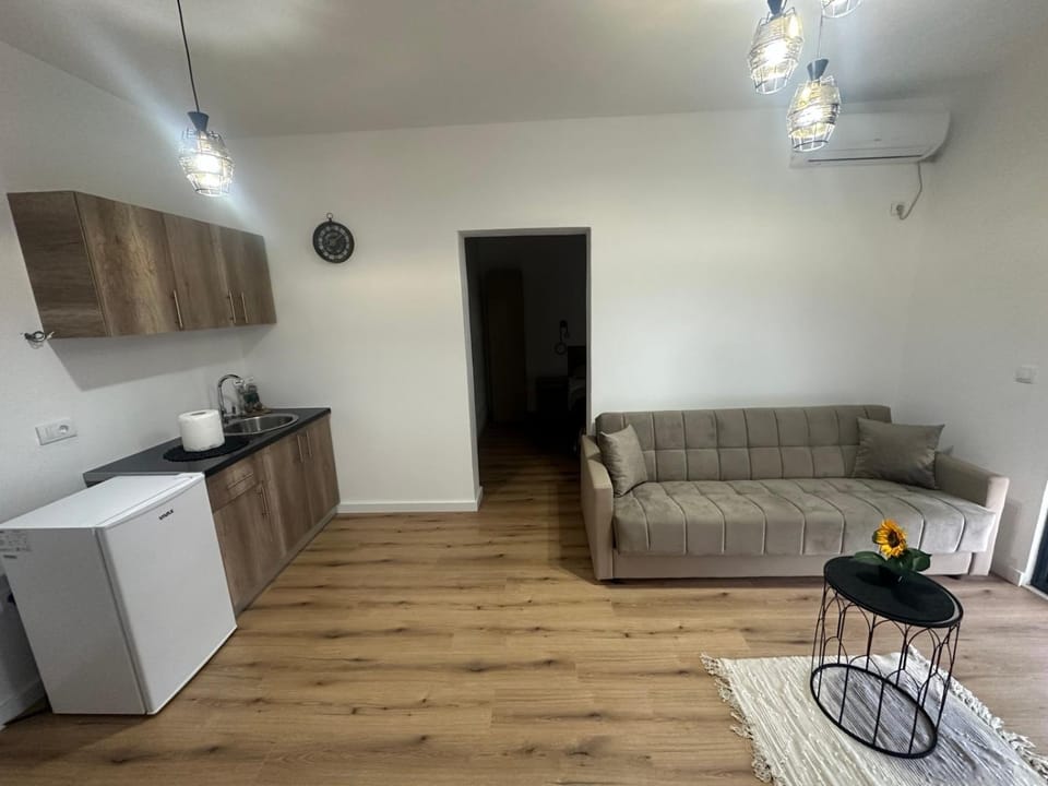 Kitchen or kitchenette, Living room, Seating area, Dining area, minibar
