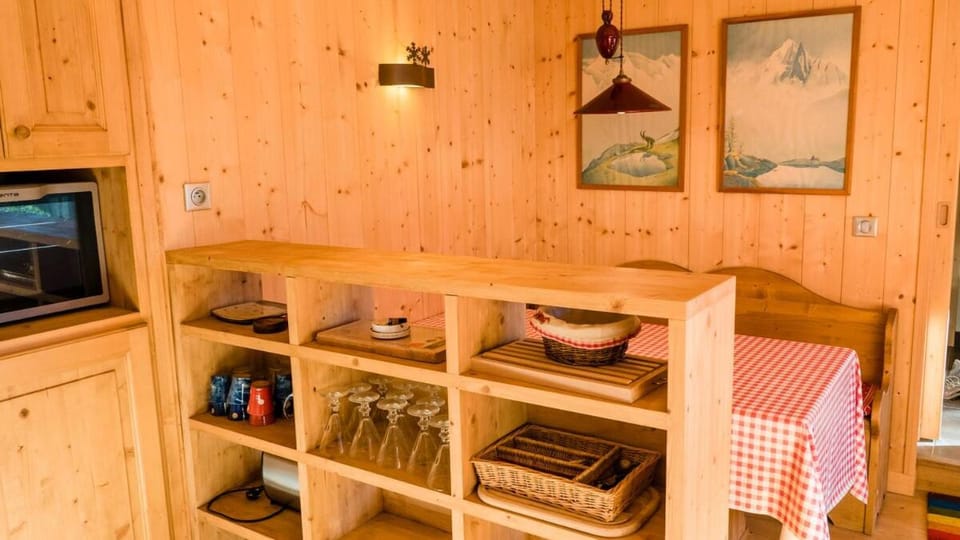 Charming mountain view apartment in Morzine Apartment in Montriond