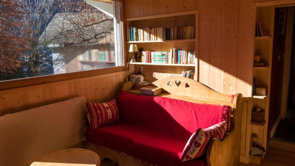 Charming mountain view apartment in Morzine Apartment in Montriond