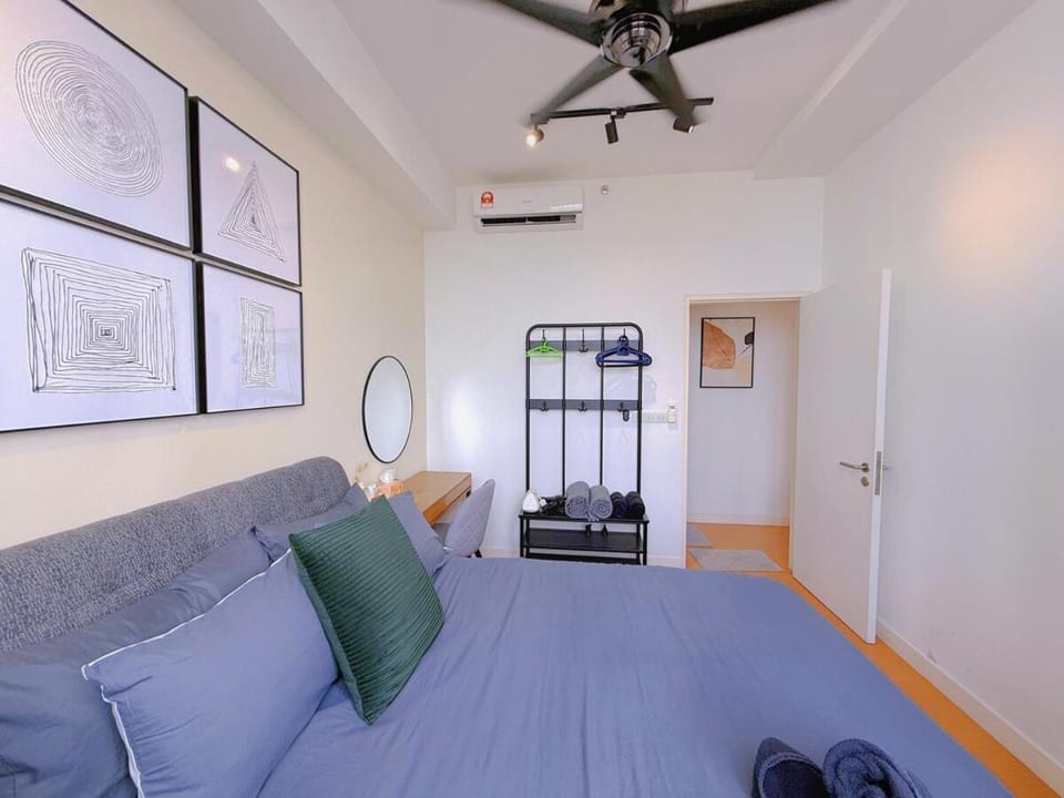Bed, Photo of the whole room, Bedroom, air conditioner