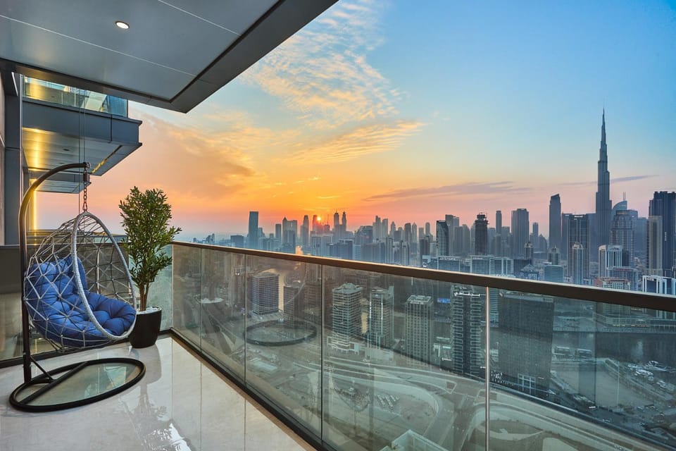 Luxury 3BR Maid room I Burj views I Downtown Apartment in Dubai