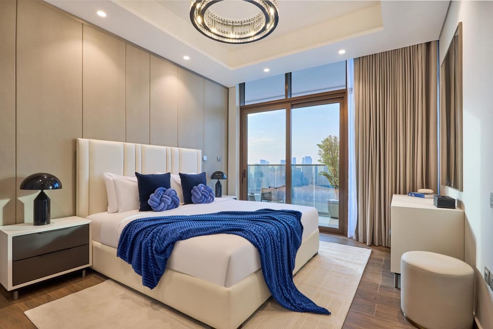 Luxury 3BR Maid room I Burj views I Downtown Apartment in Dubai