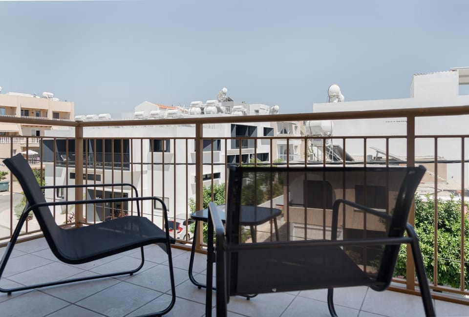 Lithos Modern Flat by Staycom Apartment in Paphos