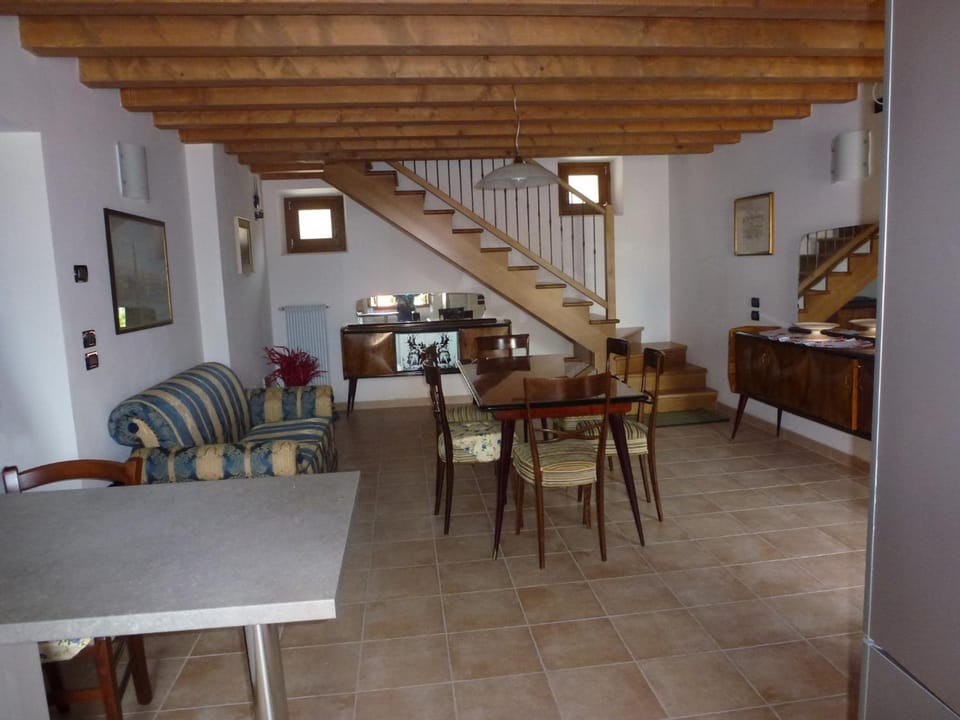 TV and multimedia, Living room, Dining area