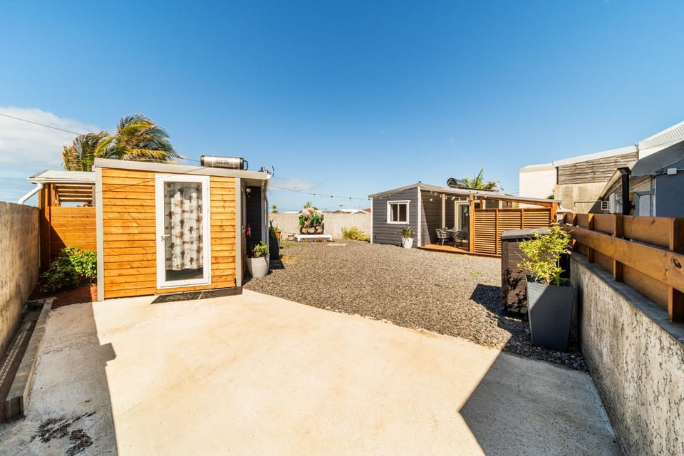 Garden, Parking