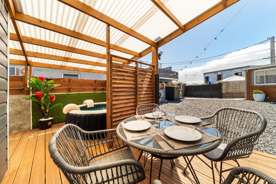 Patio, Dining area