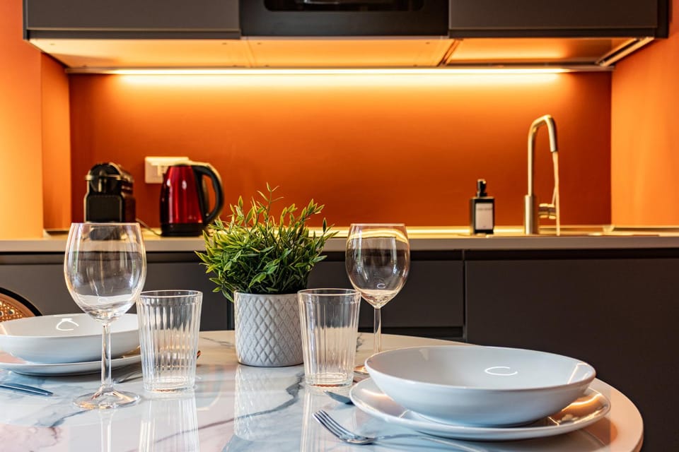 Coffee/tea facilities, Kitchen or kitchenette, Dining area