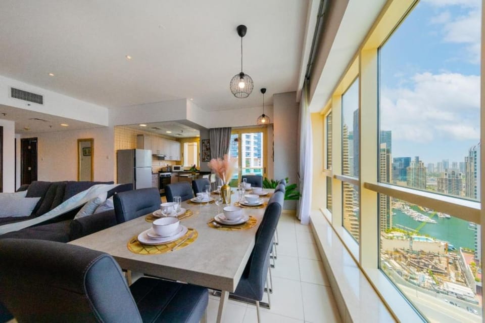 Dining area, City view