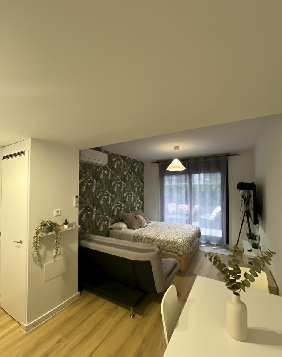 Bed, Photo of the whole room