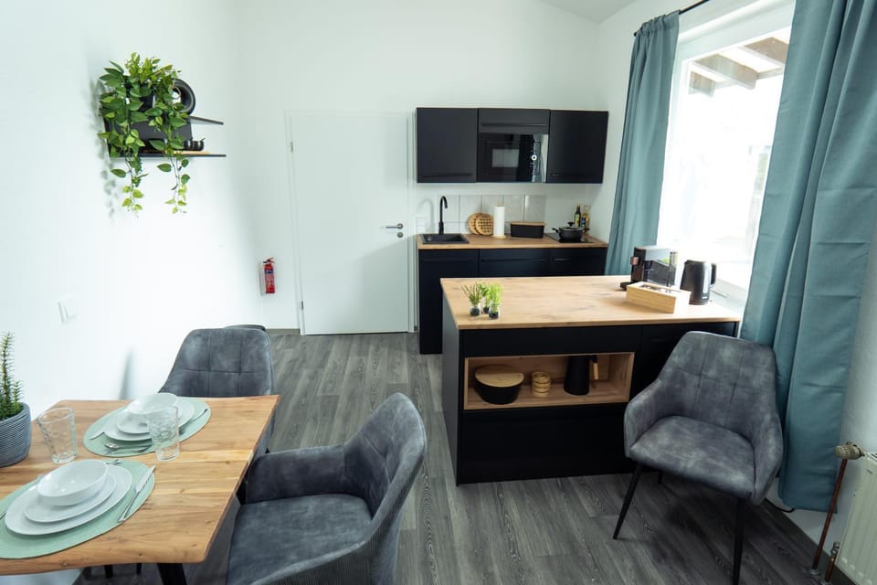 Dining area, kitchen