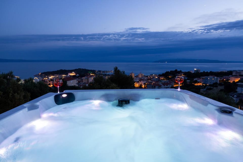 Hot Tub, City view, Sea view
