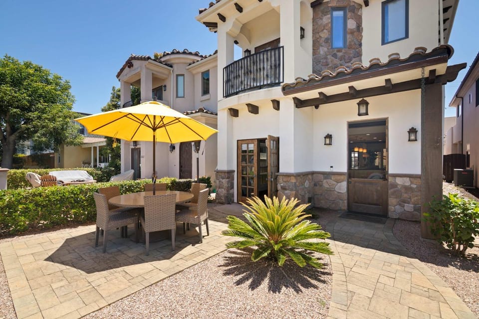 Property building, Patio, Day