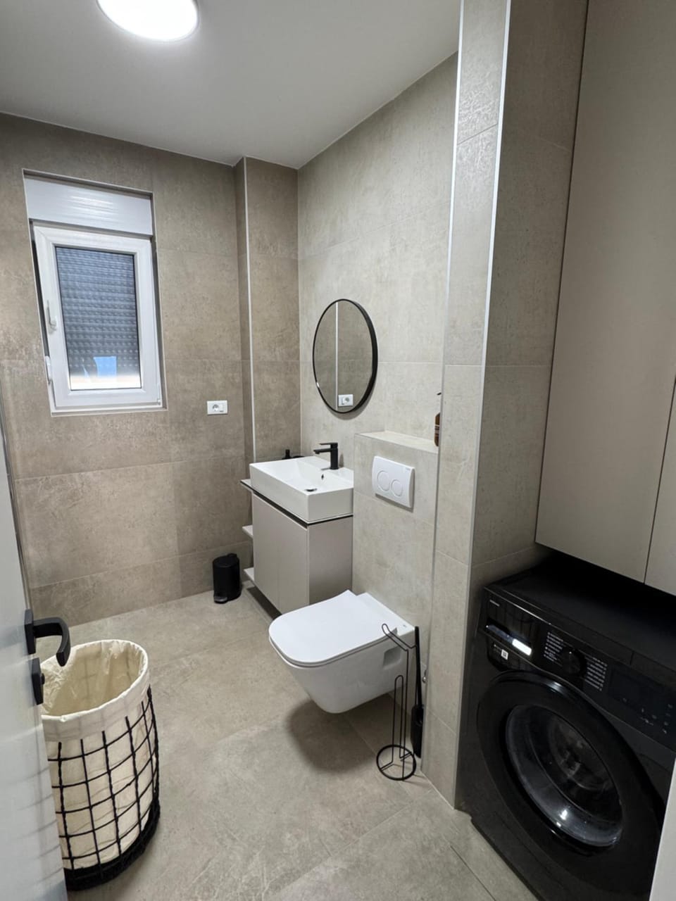 Toilet, Bathroom, towels