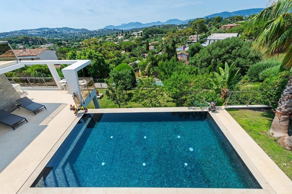 Victory - Villa d 'Architecte Panorama - LeBooker Villa in Mougins