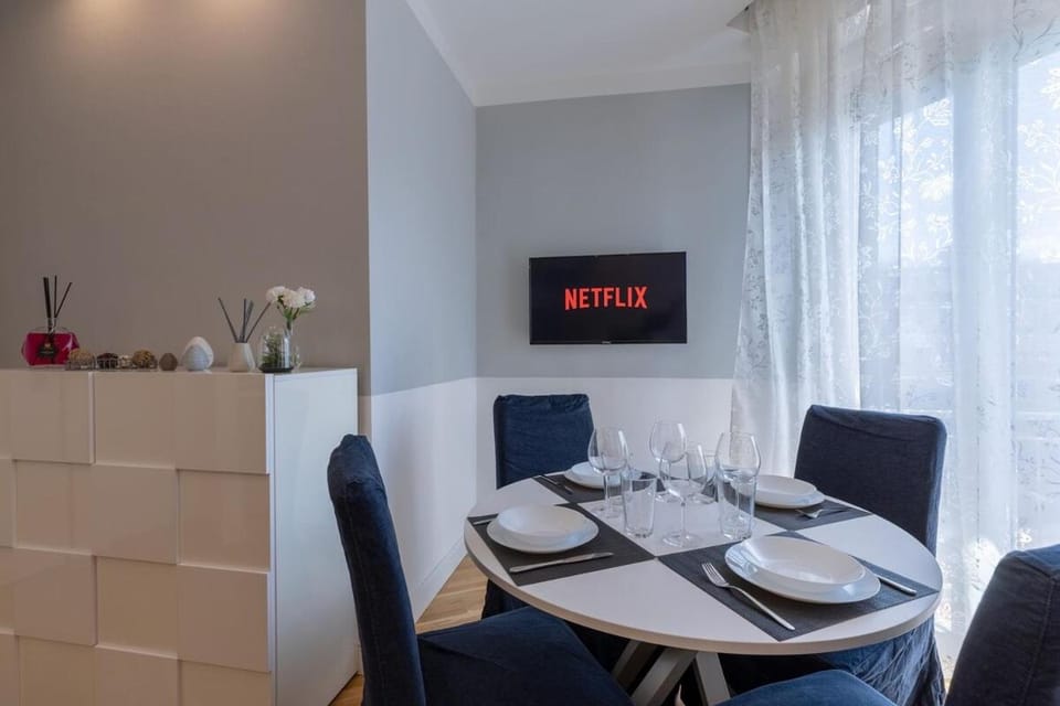 Un Nido di Charme in Florence-Tramvia Parking Apartment in Florence