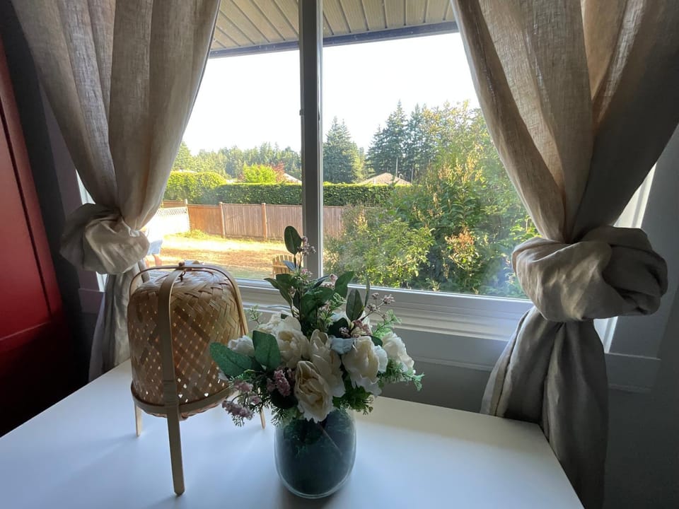 LF Guesthouse Bed and Breakfast in Nanaimo