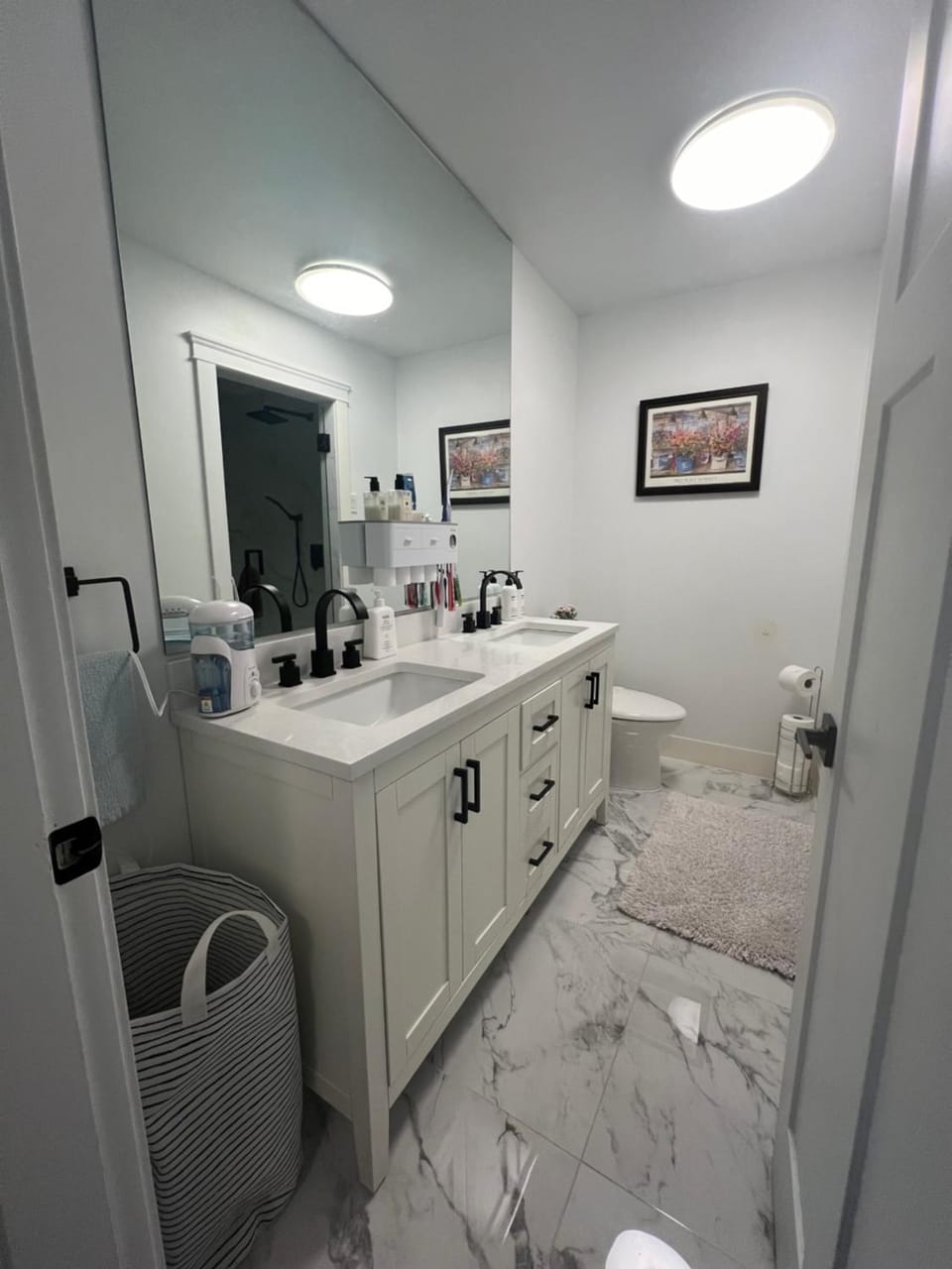 LF Guesthouse Bed and Breakfast in Nanaimo