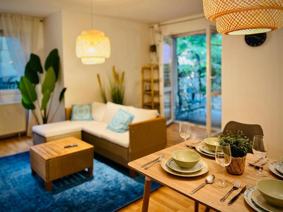 Living room, Seating area, Dining area