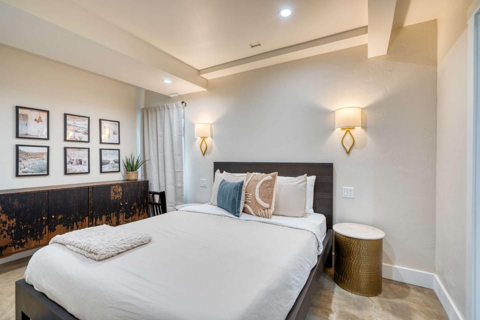 The Sunburst by Stay Portland - Mississippi Ave Apartment in Portland