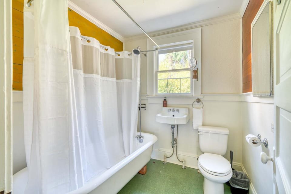 Spacious 4BR - Walkable - Funky PDX Vibes House in Portland